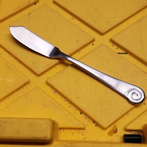 Robert Welch Master Butter Knife Ammonite Satin Stainless Used